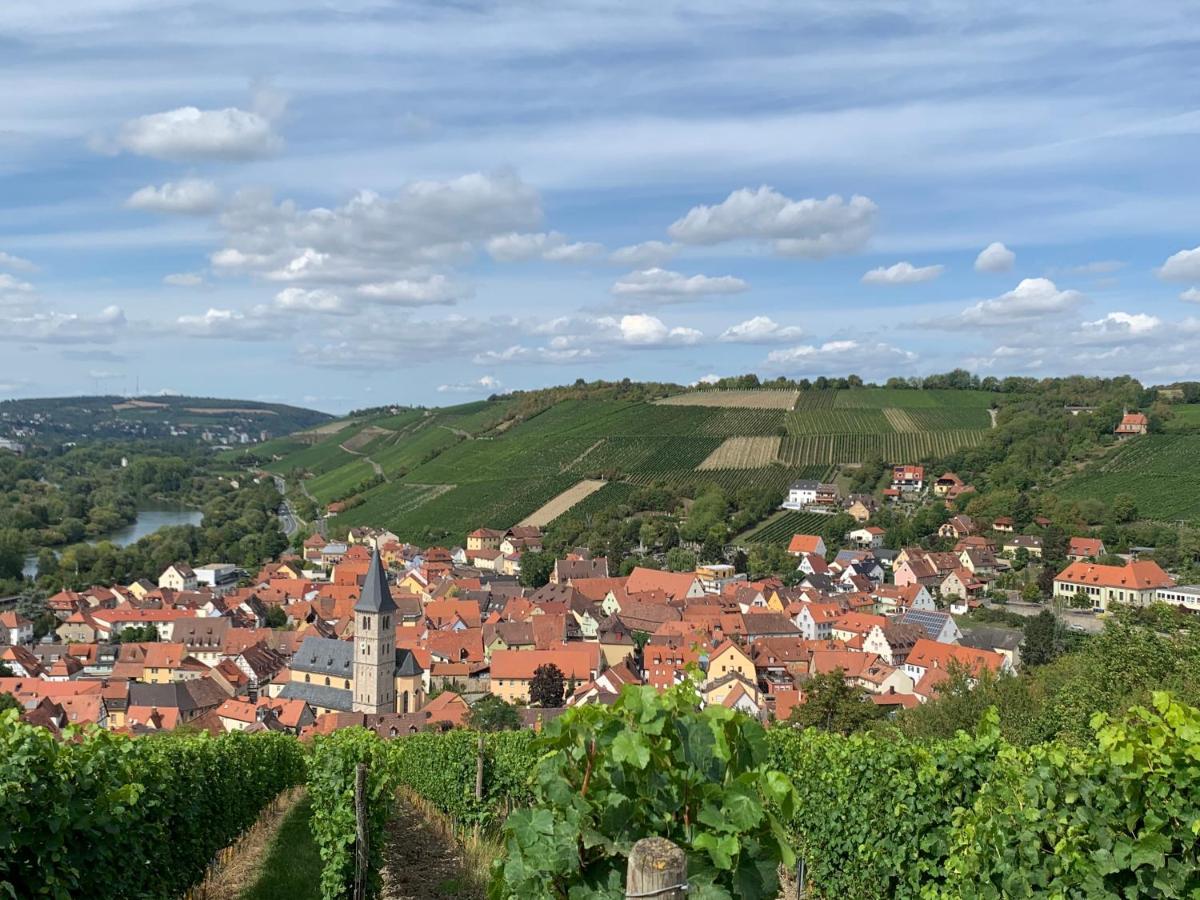 Modernes Penthouse, Nahe Wuerzburg Apartment Bagian luar foto